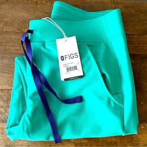 FIGS Women’s Scrub Set Green Surgery Small Petite Jogger Technical Collection